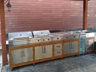 باربیکیو سفارشی تمام استیل، نمای جلو و بغل چوب ترمو فنلاندی